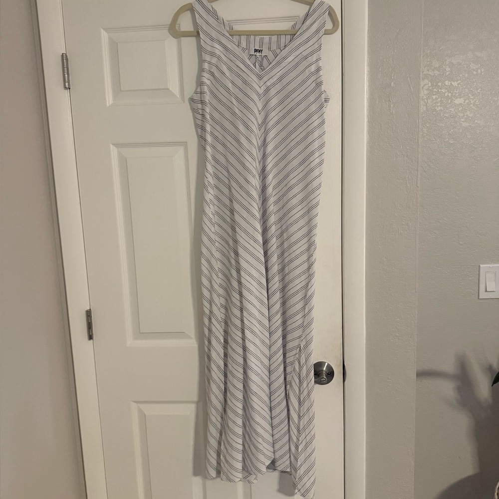 Chic Striped Maxi Dress in Gray